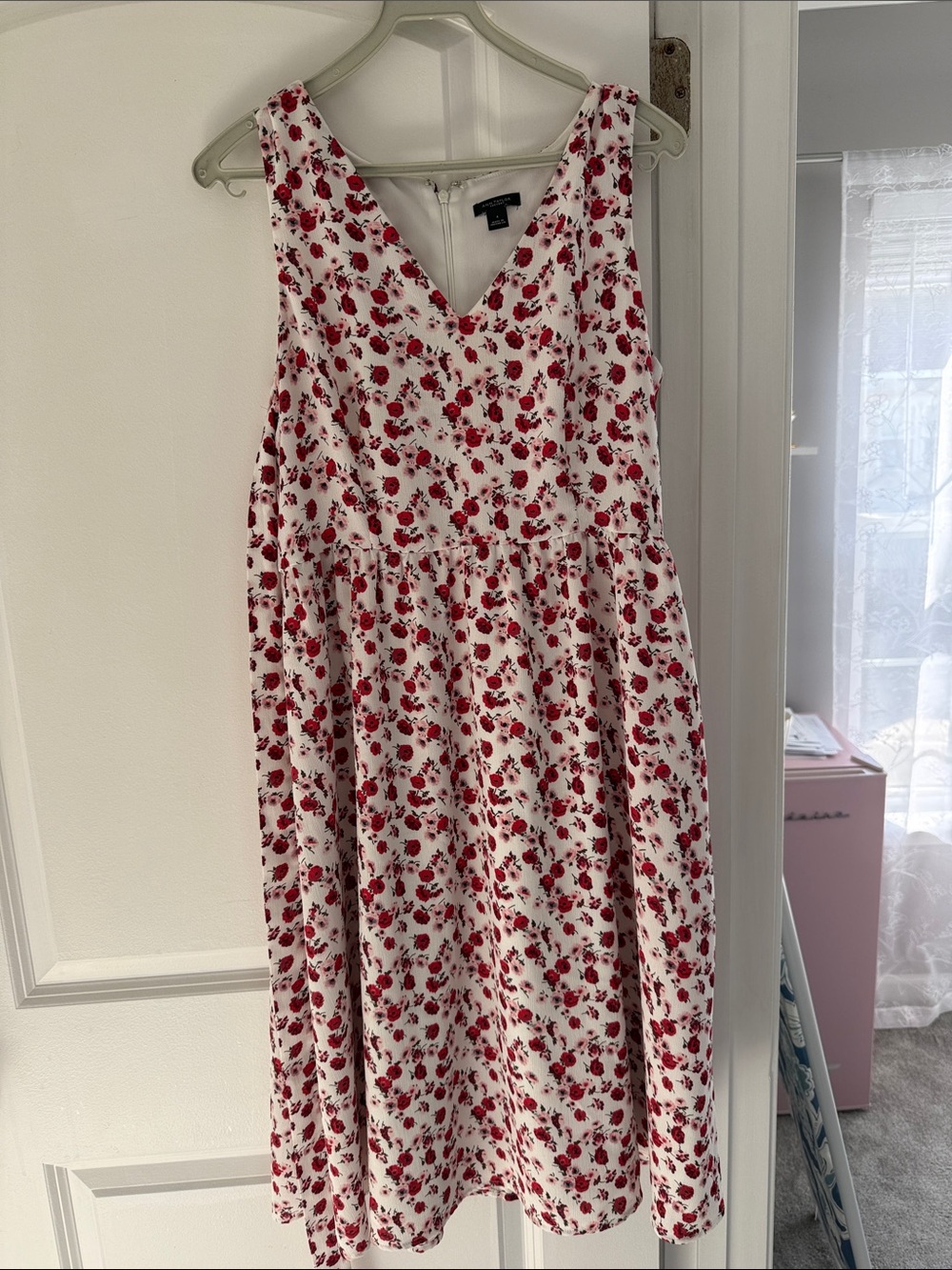 Floral V-Neck Sleeveless Dress - White with Red Floral